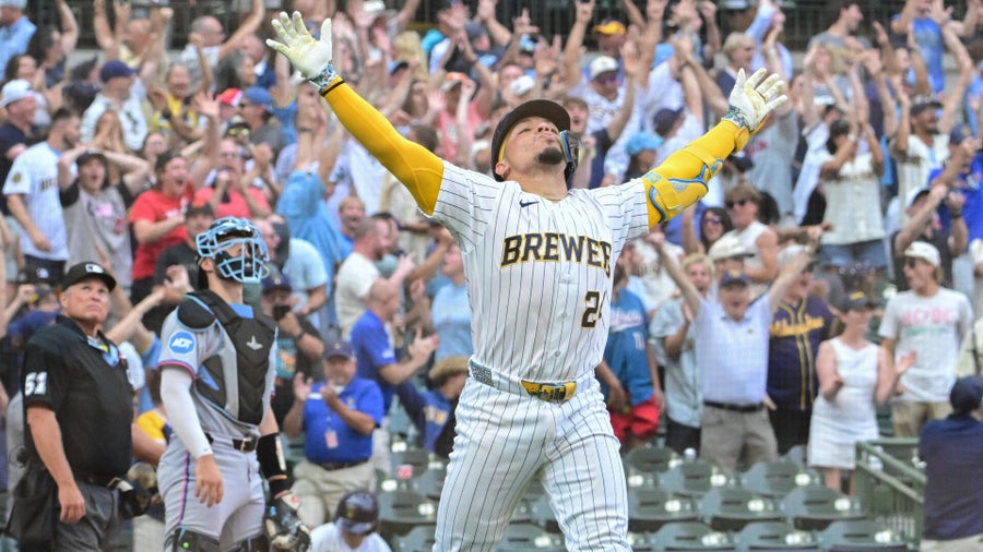 William Contreras of the Milwaukee Brewers